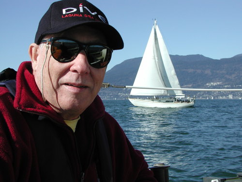 Retired IT teacher, diver, sailor, biologist and now the oldest NFT artist in the world. I play Star Citizen and Townstar.