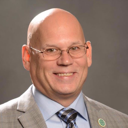 Thanks for following me. Online has been my life, whether it is education, work or my family. I enjoy networking, and sharing new ideas. Looking forward to shar