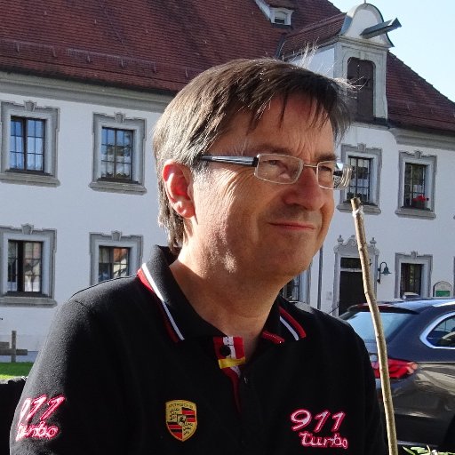 🏁 @Porsche #Innovation & #DigitalTransformation | #Berlin | Tweets and opinions are my own (DE/EN)