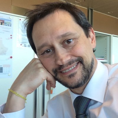 Media Relations Manager ArcelorMittal Luxembourg Administrateur de l’Association Française de Com Interne @afci_asso Tweets on steel, com, #cominterne…