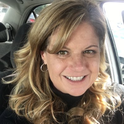 I love social media, music, celebrity gossip , Housewives New York my absolute favorite , and my favorite show is VANDERPUMP RULES! Cosmetologist ✂️