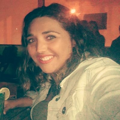 Traductora e Intérprete en Inglés y Alemán; Organización de Eventos, Protocolo y Relaciones Institucionales; Producción en @mojodecana; amante de Social Media