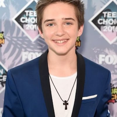 I'm a fun person I'm freaking out living in a house full of girls 9th grade single crushing on Ramona and need mains oldest son to dj Tanner-fuller