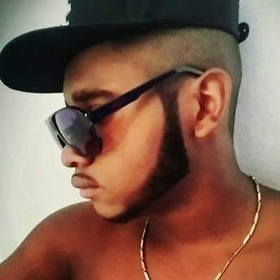 EdsonFdosSanto2's profile picture. Pra que levar a vida tão a sério, se a vida é uma aventura da qual jamais sairemos vivo!
