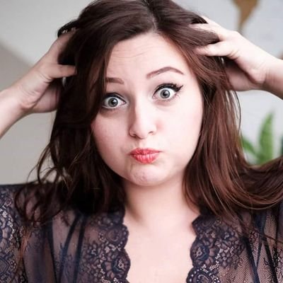 salonfrivolites's profile picture. Lingerie blogger / Social media addict, passionnée de culture, musique, musées, histoire, moyen-âge. J'écris, surtout sur la lingerie :)