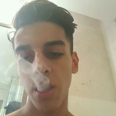 ☬