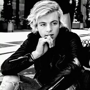 alexxalexrpg's profile picture. And so I wake in the morning and I step outside