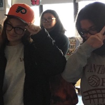 lindsayygabel's profile picture. Follow @puffylester