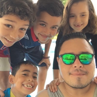 Empresario, emprendedor, ciudadano preocupado y ocupado de la situacion imperante. Vayamos por un Michoacan Prospero. Consolidemos la @ZEE #LZC