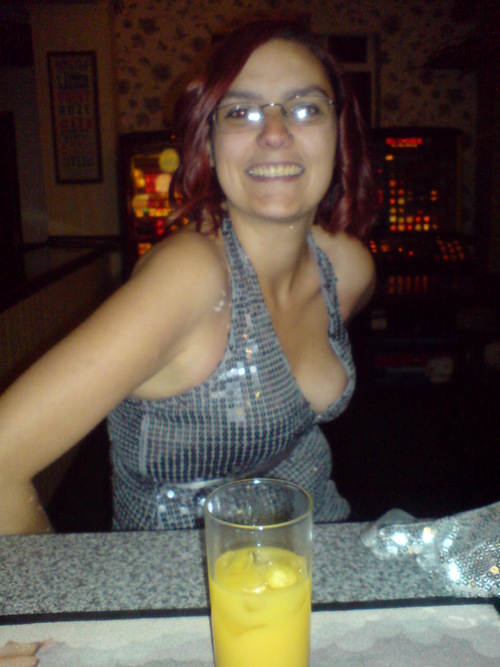 ellakb123's profile picture. 