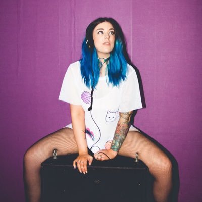 Singer. Feminist. Songwriter. Headbang-all-night-er. Accidental poet | info@lunamusicuk.com