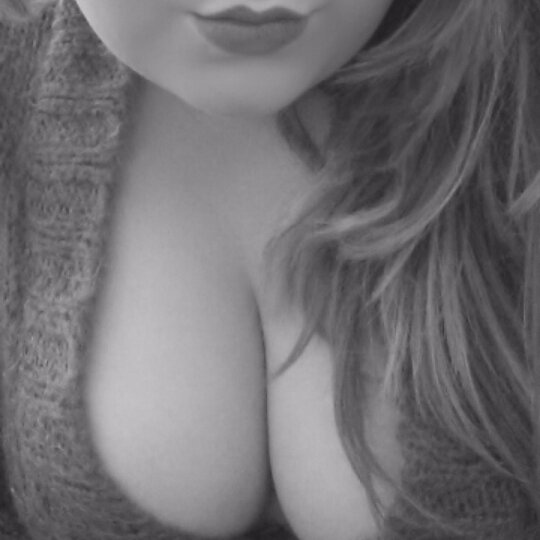 https://t.co/QGEyWrVNVT is were i'm at if not here.I am a single girl who does free web cam nude shows. If you want to see my free webcam https://t.co/QGEyWrVNVT