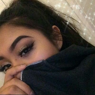 amourlukey's profile picture. 