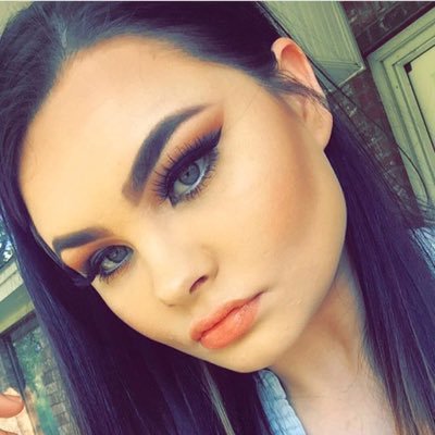 makeupandmore10's profile picture. The account for all things makeup and Occasional giveaways😉💅🏻+💄+👑=👸🏼