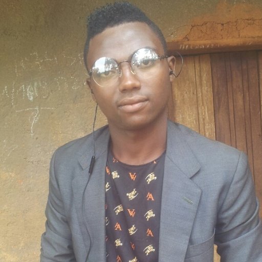 je suis un jeune camerounais Breaker interprétateur musical et slameur