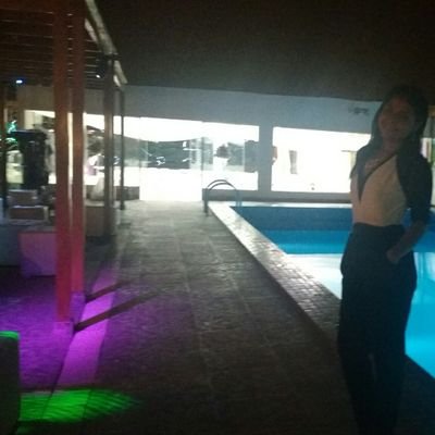 Super Mom, Licenciada de enfermería, Amante de la industria farmacéutica, survivor.