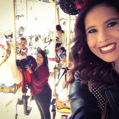 LivnLaVidaVilla's profile picture. Love by the 🌙 live by the ☀️