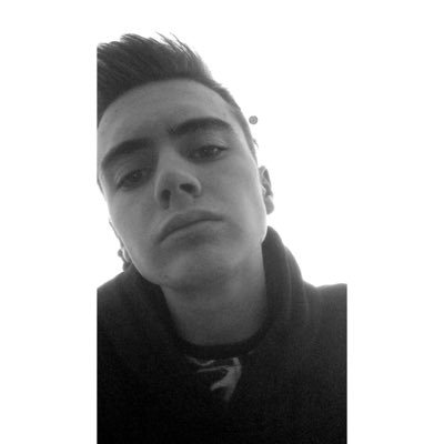 9Ortschitt's profile picture. snap : mr_proxii 16ans lycée Mermoz Alsace 68