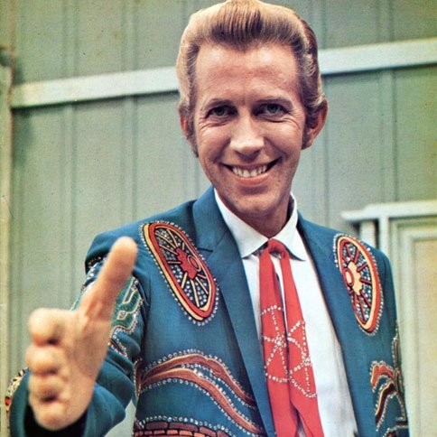 rgchewsteel's profile picture. Plays music and thinks