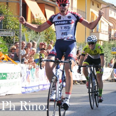 Italian Student , Cyclist & Guitarist