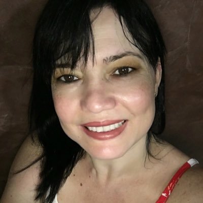 Consultora, graduada no curso de Administração, MBA Gestão Estratégica de Pessoas (FGV), especialista em gestão de pessoas , gerenciamento e negócios.