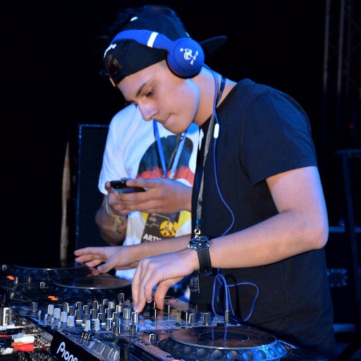 XenomorphDubs's profile picture. Im an 15 years old guy who likes to produce heavy Dubstep .