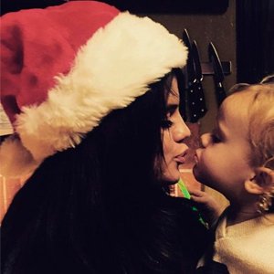 Ghkklkkjbb's profile picture. 