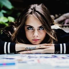 Tu fuente #1 argentina dedicada a la modelo y actriz inglesa @CaraDelevingne 🇬🇧