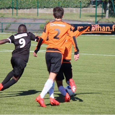 #8 footballeur au FClorient : défenseur⚽️