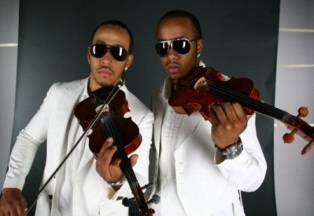 violinheroez's profile picture. 