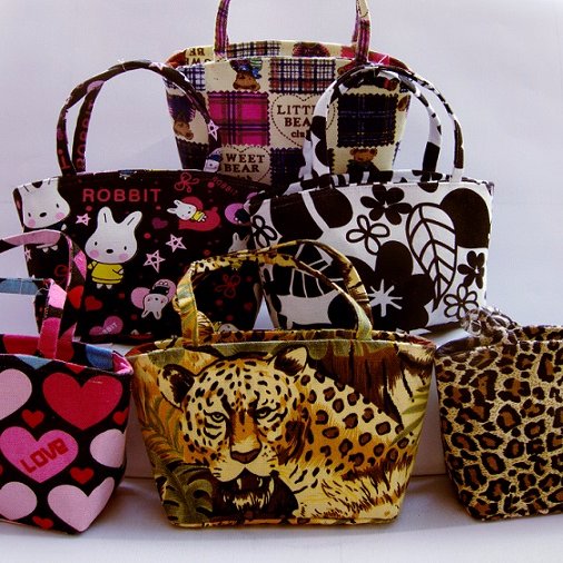 We are a small group of handbags designer.