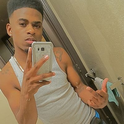 Rap Artist / Promoter
Diggy Davis
Facebook: Diggy Davis
IG: diggy_davis
Snapchat: bornsavage12
SoundCloud: DIGGY DAVIS
Email: Lrlmusic12@gmail.com