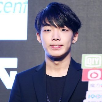 trashforhyuk3's profile picture. free follow from @trashforhyuk || please follow @trashforhyuk instead :)) bless u~ this will serve as as her follow :) DM her if u want a followback !!