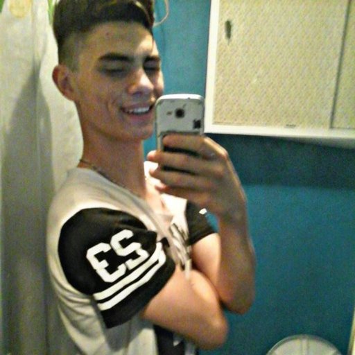 17 años❤,Argentino,boca juniors😍,Videojuegos💘,Musica electronica,rap y reggaetton,Soltero😏,Youtuber😍
seguime y te sigoo linda❤