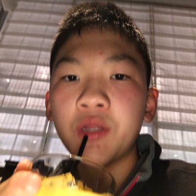 ThumbStubby's profile picture. I like playing basketball