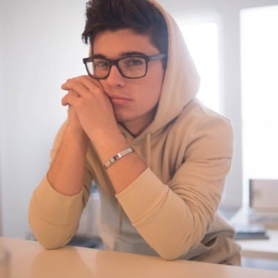 JARODPAYTAS's profile picture. My name's kim kardashian I'm the dopest on the ropest person in this class