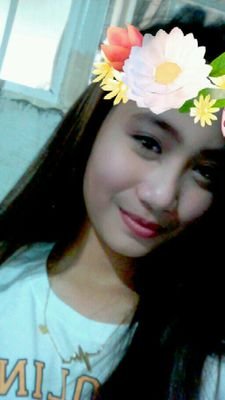 Alyssamaemanal4's profile picture. Smile