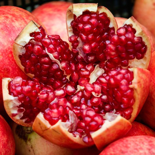 Nos dedicamos a la #exportación de #frutas y #hortalizas. Nuestro producto estrella es la #Granada #Mollar de #Elche con denominación de origen protegida.
