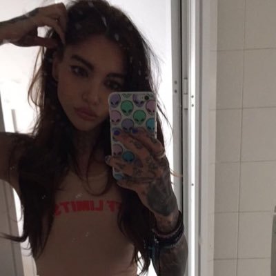 rayanrpgsides's profile picture. back to black