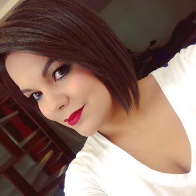 MargothNivelo's profile picture. Manten tus brazos abiertos para los cambios, pero no dejes que se te escapen tus valores.