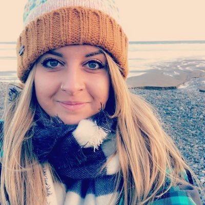 Welsh molecular microbial ecologist and marine biologist living in France. Lover of dogs, rugby, and all things aquatic.