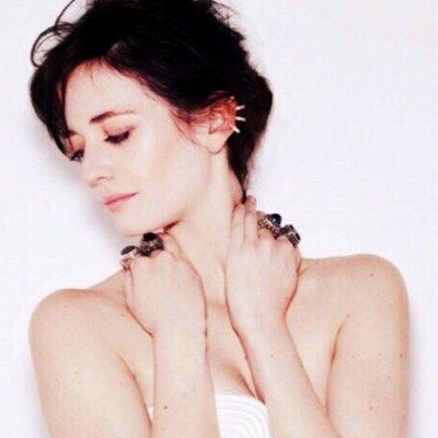 | ♛ | Bitchy, witchy duchess | #PiercingThorne | Parody 25+ | Heart belongs to @LukeTheDukeOUAT forever and a few days after