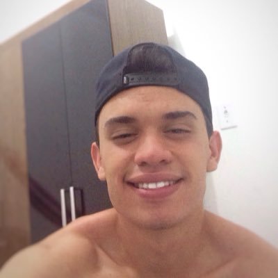 tiagodinizgamer's profile picture. Meu nome é esse aí de cima e sou viciado em jogos mobile!! 😜📱