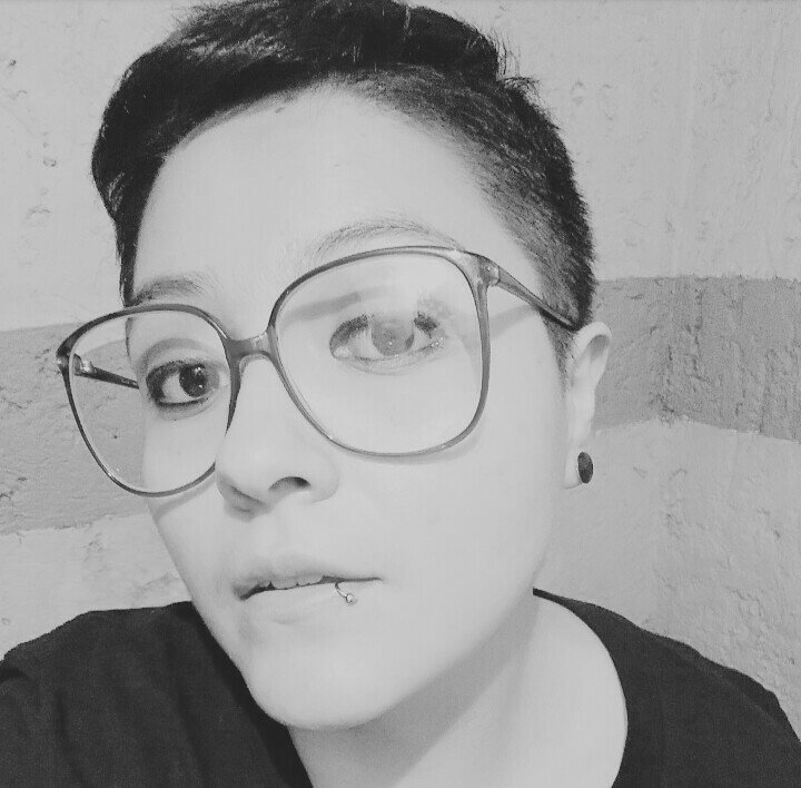 ValeVaeri's profile picture. Baterista independiente ✌
Compositora✌