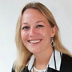 Chicago based Realtor in Ravenswood doing business with heart since 2010. Are you looking to move? Buying, selling or renting I'm your gal.