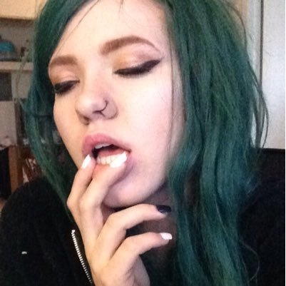 Just a sad emo hoe. like my music fast n loud or slow n sad.