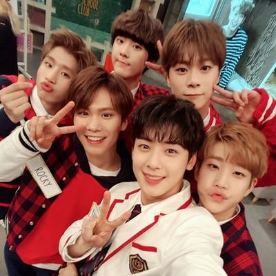 r0Trb0ncgR5fPJ6's profile picture. 2016년2월23일에 아스트로 꽃이탄생👋👋👋👋