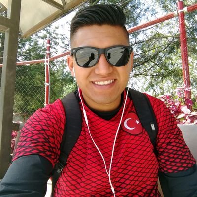 Estudiante de Ciencias de la Comunicacion, adicto a los videojuegos. buen pedo y amigable, Hincha del Cruz Azul y Manchester United......