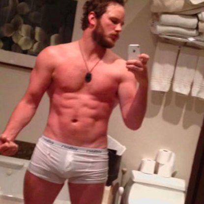 shirtlesspeople's profile picture. 