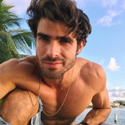 Model half Cuban - half around the world, my hobby? trying to be a better person. 🏴